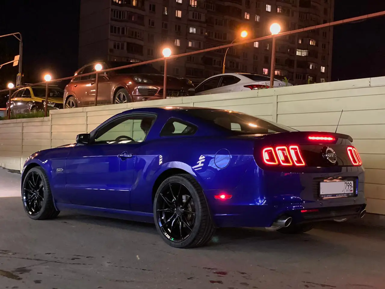 Ford Mustang на 20" дисках Rohana RFX13 фото 3